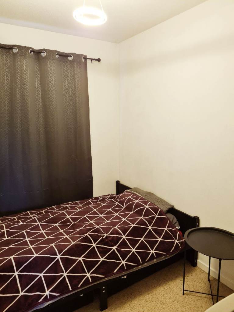 Room to rent in shared flat- New Elgin- ground floor