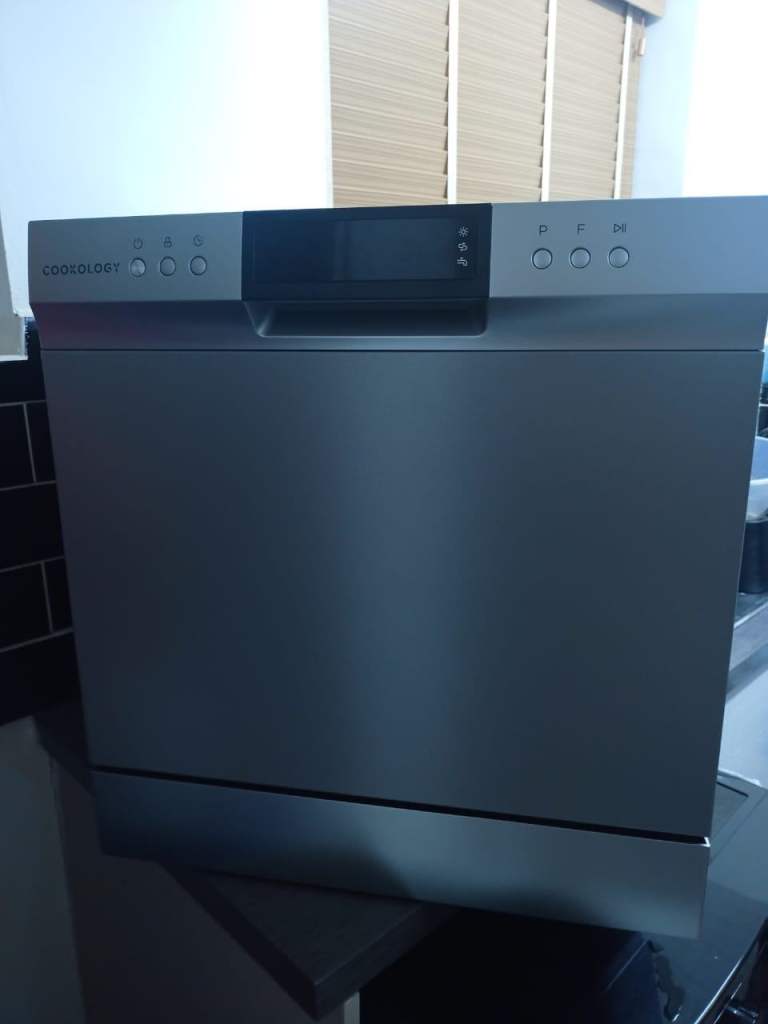 Cookology 8 place table top dishwasher 