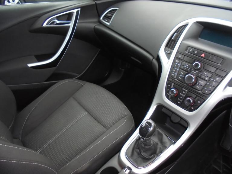 2013 Vauxhall Astra 1.4i 16V SRi 5dr HATCHBACK Petrol Manual