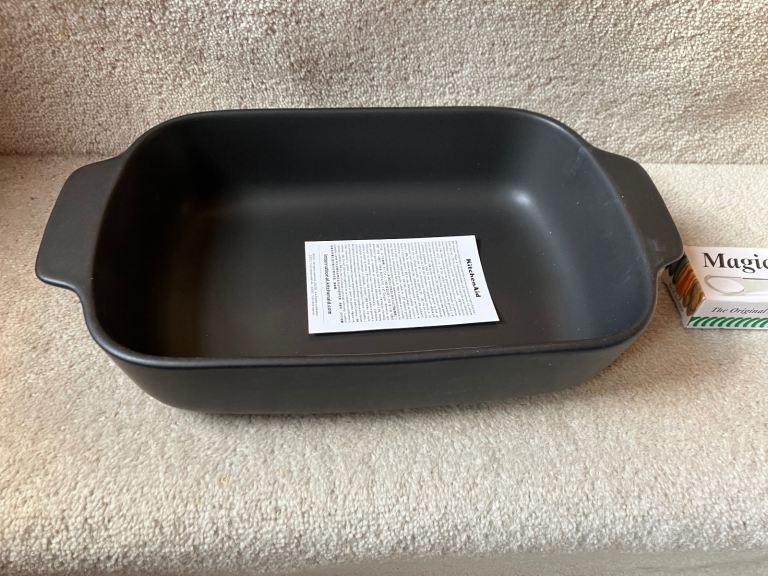 KitchenAid baking dish/Sainsburys wooden chopping board/Apron/Magic Spiral fruit 