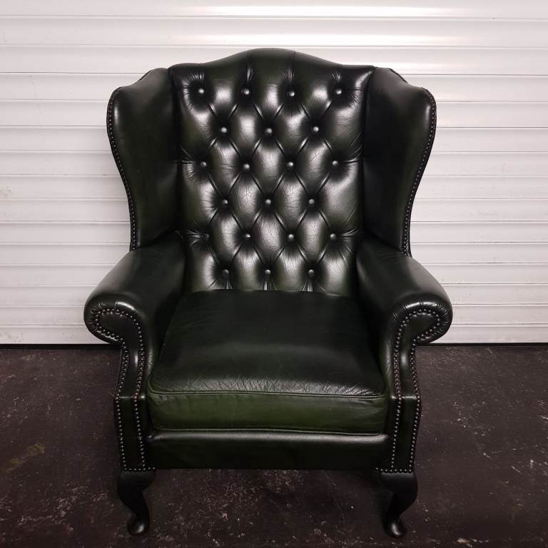 Beautiful Dark Green Leather Chesterfield Winged arm chair QUEEN ANNE - Stud detail
