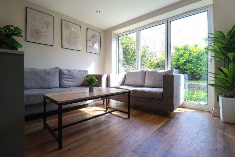 89 Hanover Street - 7bedroom inc ensuites