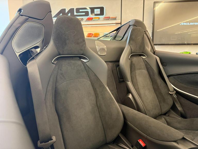  McLaren Artura 3.0T V6 7.4kWh Performance Spider 2dr Petrol Plug-in Hybrid SSG Euro 6 (s/s Petro...