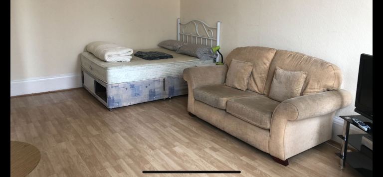 Huge beautiful furnished rooms in Pollokshields 