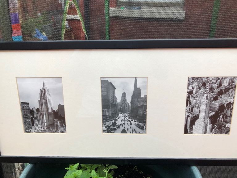2 frames with 6 New York pictures 