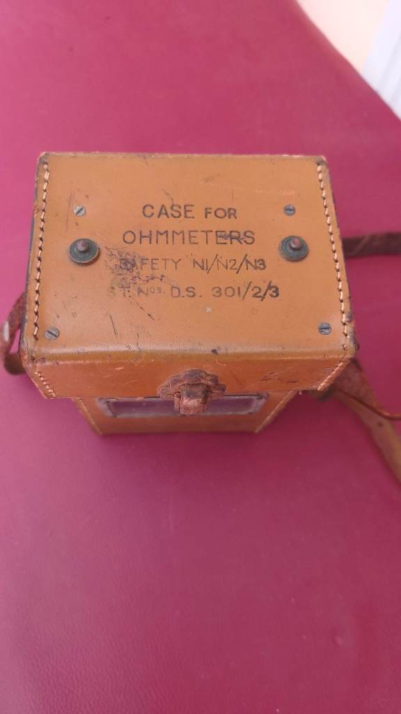 Vintage 1957 Evershed & Vignoles Safety Ohmmeter / Megger in Leather Case