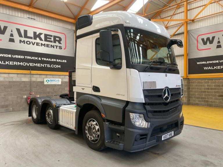 MERCEDES ACTROS 2543 STREAMSPACE PET REGS / DRIVER TRAINING - 2017 - KX17 KNO