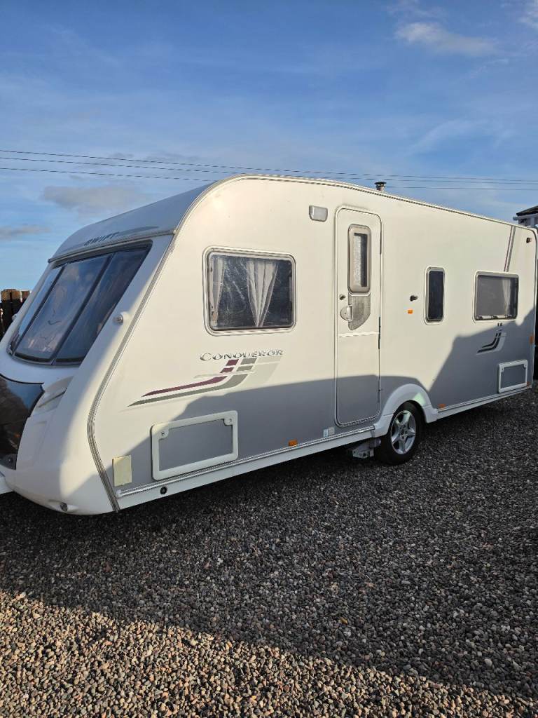2009 Swift conqueror 4 berth fixed cassette toilet and shower hot and cold