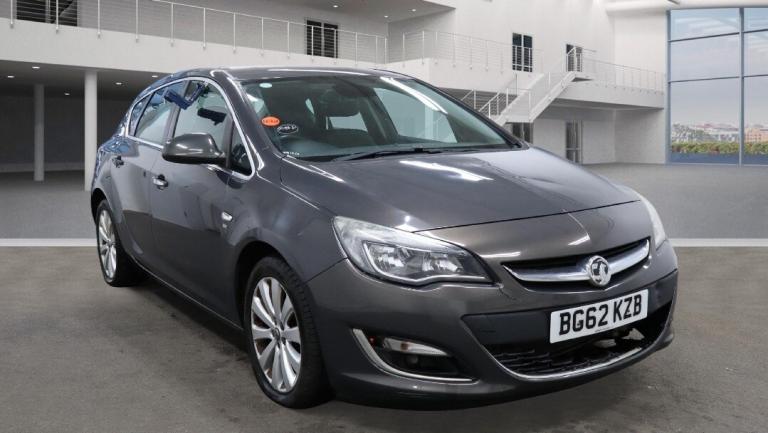 2012 Vauxhall Astra 1.6i 16V SE 5dr Auto HATCHBACK Petrol Automatic