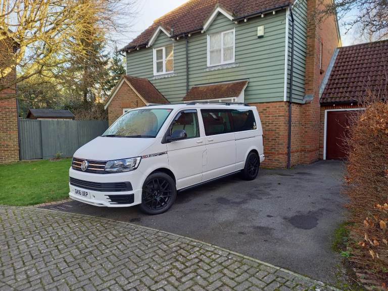 VW Transporter Shuttle LWB