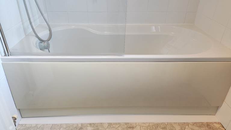 Shower Bath 1600x750mm & Shower Screen door 