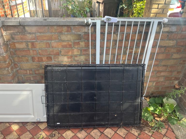 Dog crate with free pet gate (mid to large)
