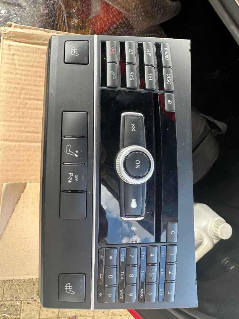 Genuine Mercedes E Class 212 Car Stereo/Radio 