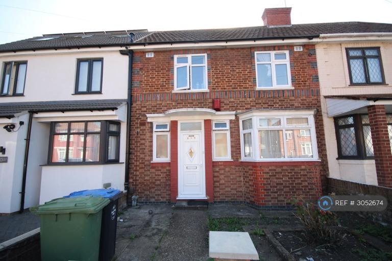 3 bedroom house in Carlyon Road, Wembley, HA0 (3 bed) (#3052674)
