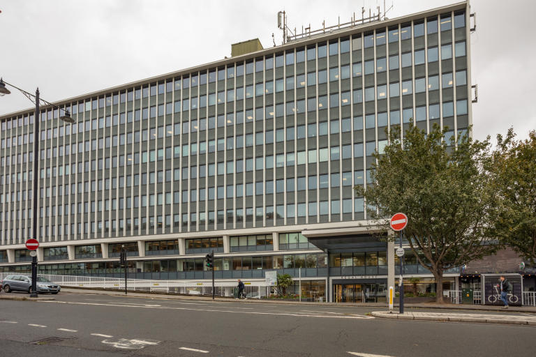 London - TW13QS \ Office Space for 2 Workstations