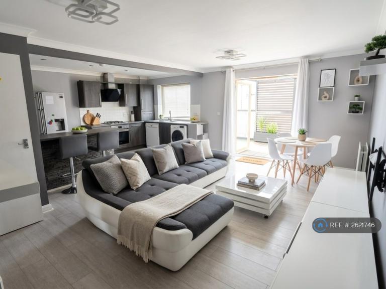 2 bedroom flat in Hening Avenue, Ipswich, IP3 (2 bed) (#2621746)