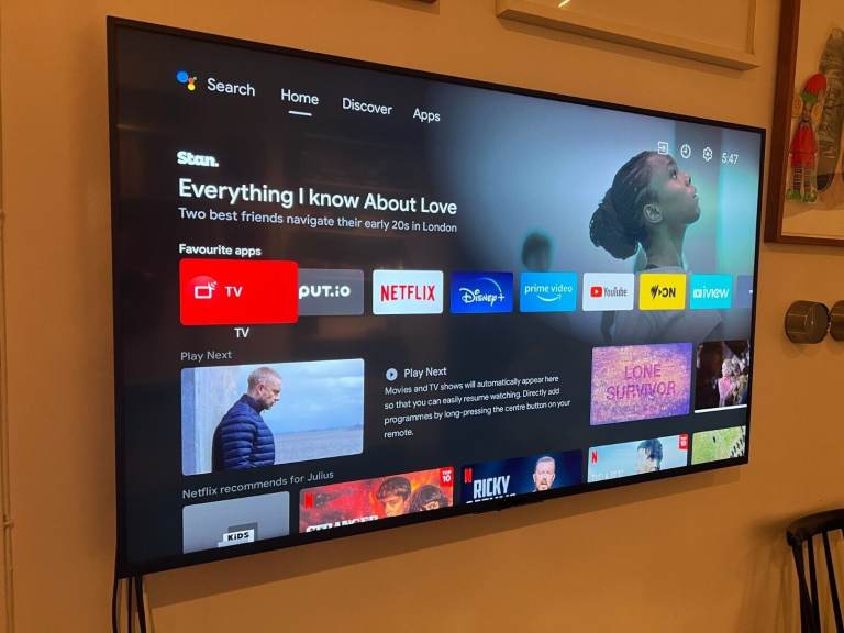 50" TCL 4K SMART FREEVIEW HD LED TV WITH WALL BRACKET & REMOTE CONTROL
