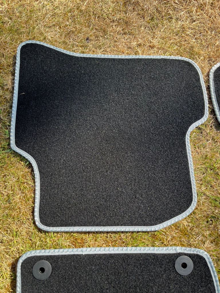 New and Unused Skoda Fabia 2015-2021 - Tailored Car Floor Mats - Black Carpet