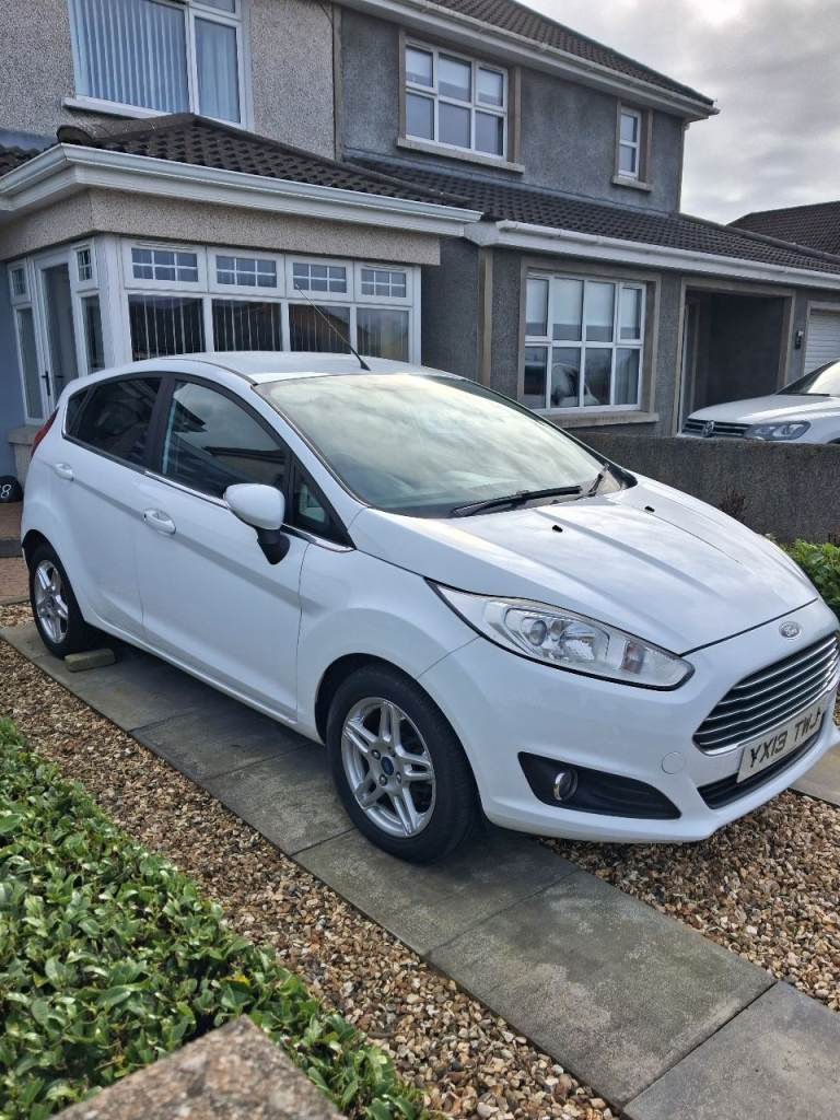 2013 Ford Fiesta 1.5 Tdci 5 door white 