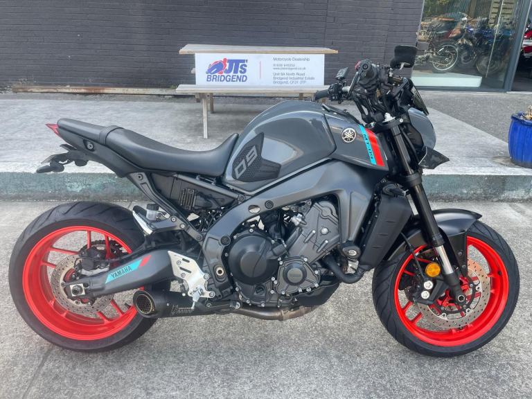 Yamaha MT09 MT-09 MT 09 in Cyan Storm 