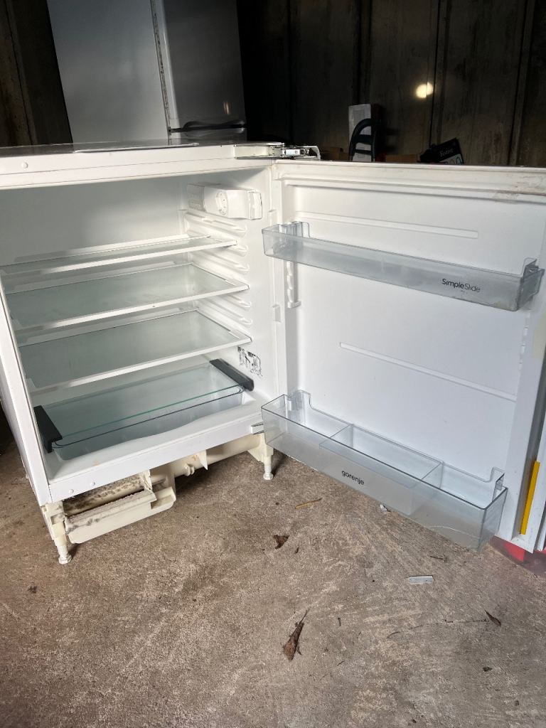 Undercounter fridge - ideal for extra festive goodies 🎄🎄🎄