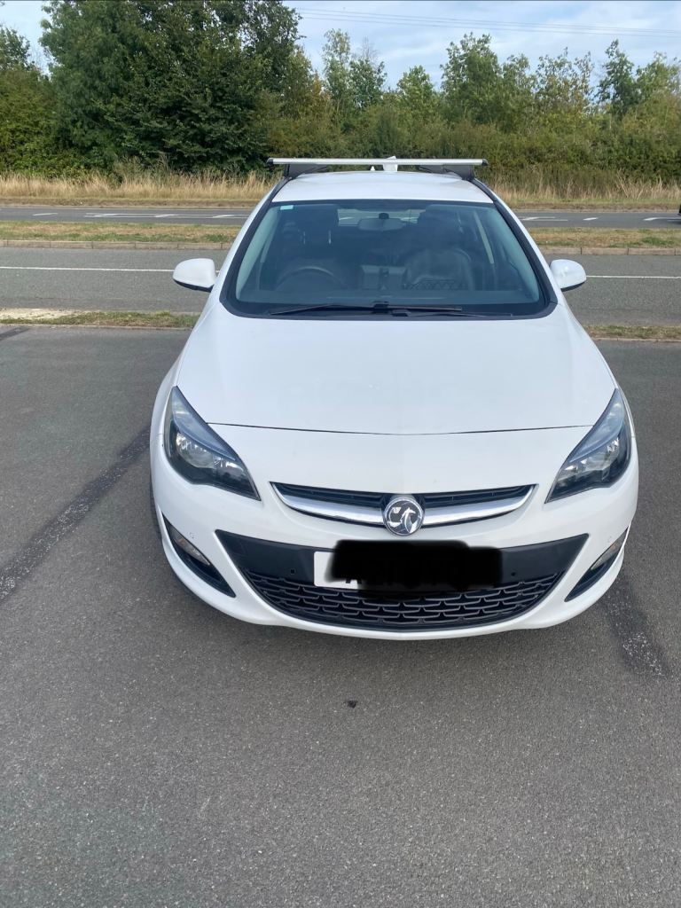 Vauxhall, ASTRA, Estate, 2014, Manual, 1686 (cc), 5 doors