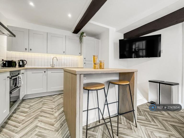 6 bedroom house in Crown Road, Norwich, NR1 (6 bed) (#2747854)