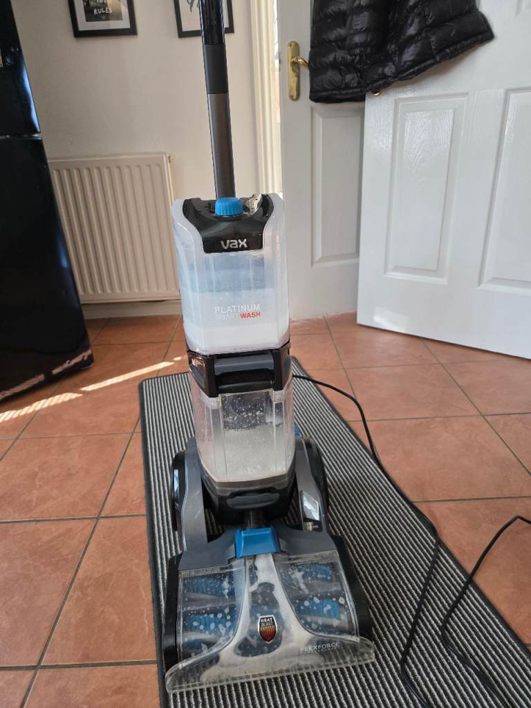 VAX Carpet Cleaner - immaculate Condition, Ready to Use