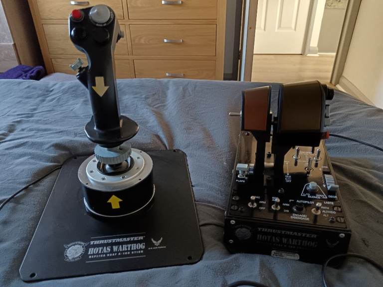 Thrustmaster Hotas Warthog stick and throttle 