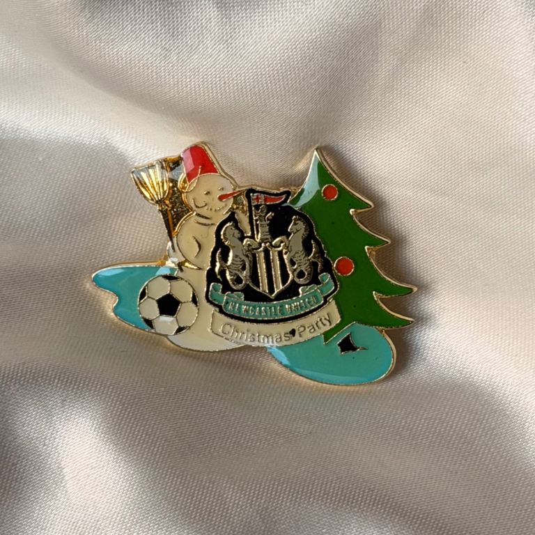 Official Newcastle United Christmas Tree Pin Badge Early 2000s Rare New Vintage 