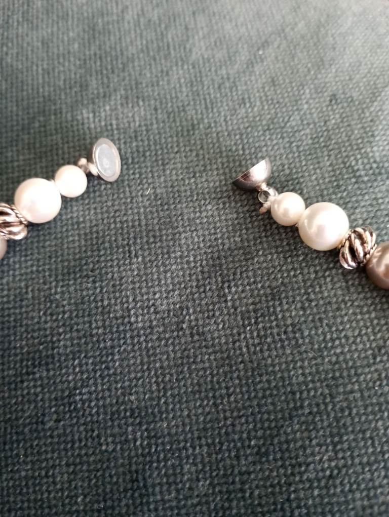 Beautiful faux pearl necklace 