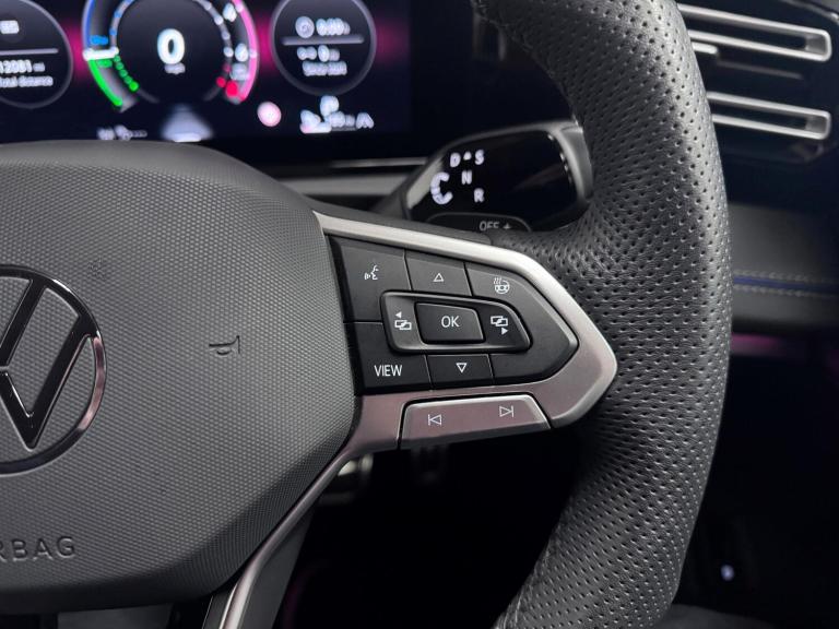 2025 Volkswagen Tiguan 1.5 TSI eHybrid 19.7kWh R-Line SUV 5dr Petrol Plug-in Hybrid DSG Euro 6 (s...