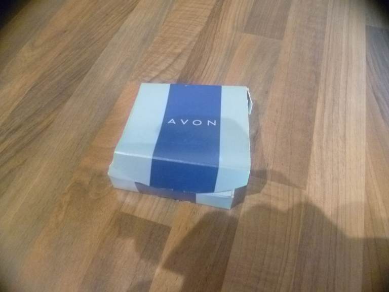 Avon Vintage Boxed Filgree bangle 22ct gold plated Large 