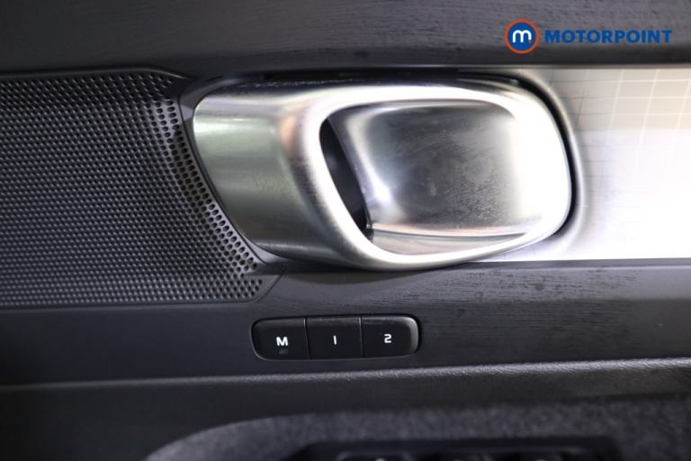 2022 Volvo XC40 1.5 T4 Recharge PHEV Plus Dark 5dr Auto SUV Hybrid Automatic