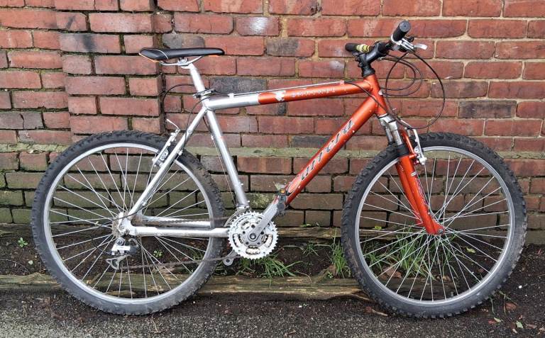 Carrera Banshee aluminium frame bike