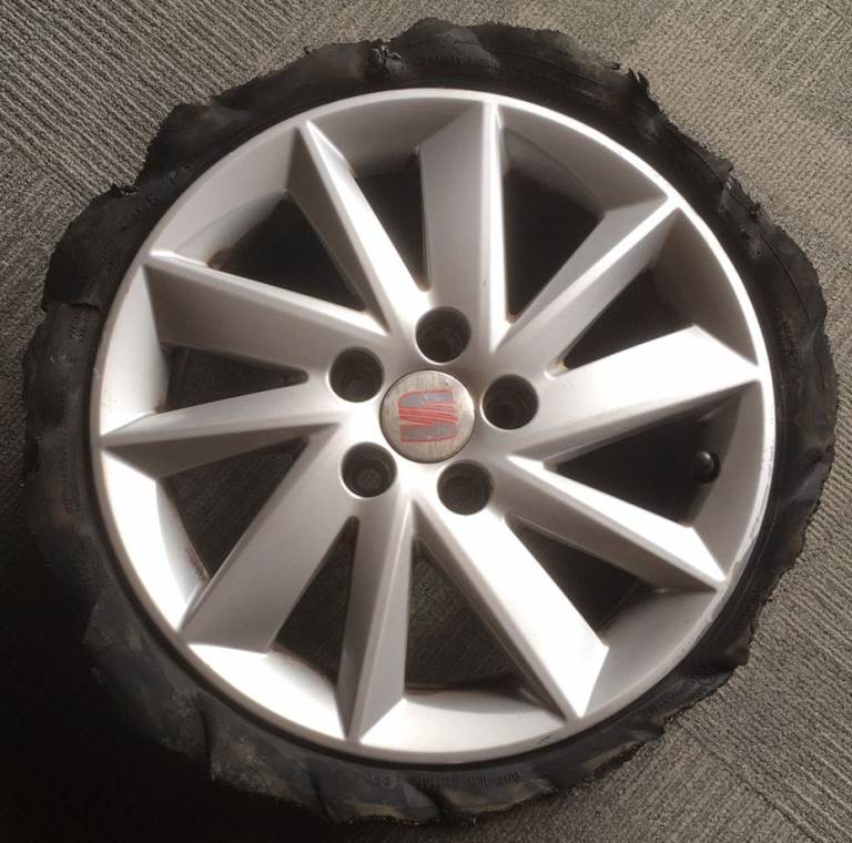 15" Seat alloy wheel - NO TYRE. VW / VAG / Skoda. Eccles, Manchester