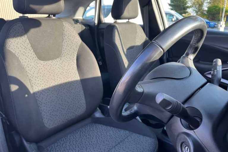 2022 Vauxhall Crossland 1.2 Design 5dr HATCHBACK PETROL Manual