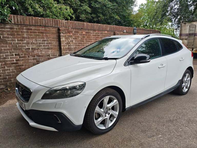 2014 Volvo V40 Cross Country 1.6 T4 Lux Nav Powershift Euro 5 (s/s) 5dr Hatchback Petrol Automatic