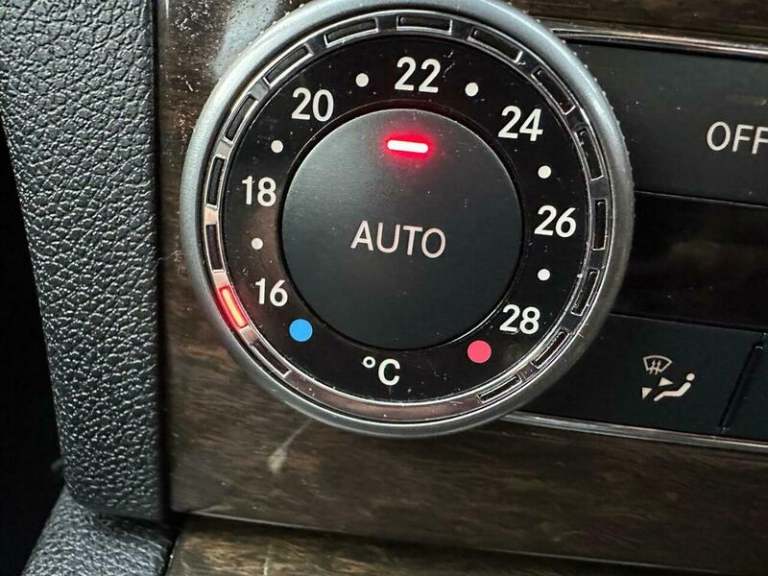 2007 Mercedes-Benz C Class 1.8 C200K Elegance Auto Euro 4 4dr Petrol Automatic