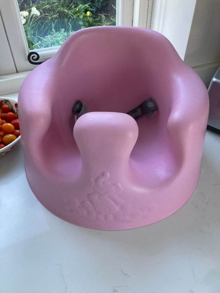 Bumbo baby seat - great condition. Pink. With tray and safety belt