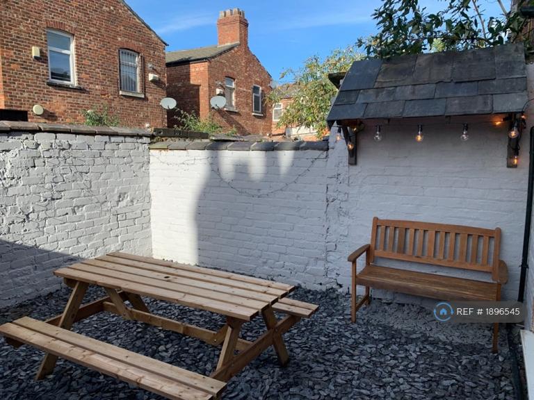 4 bedroom house in Ossory Street, Manchester, M14 (4 bed) (#1896545)