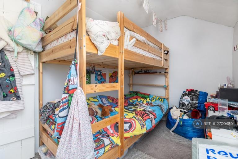 2 bedroom house in High Street, Stotfold, Hitchin, SG5 (2 bed) (#2709489)