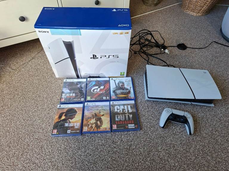 Ps 5 console with games