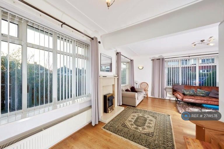 1 bedroom house in Gressingham Road, Liverpool, L18 (1 bed) (#2718578)