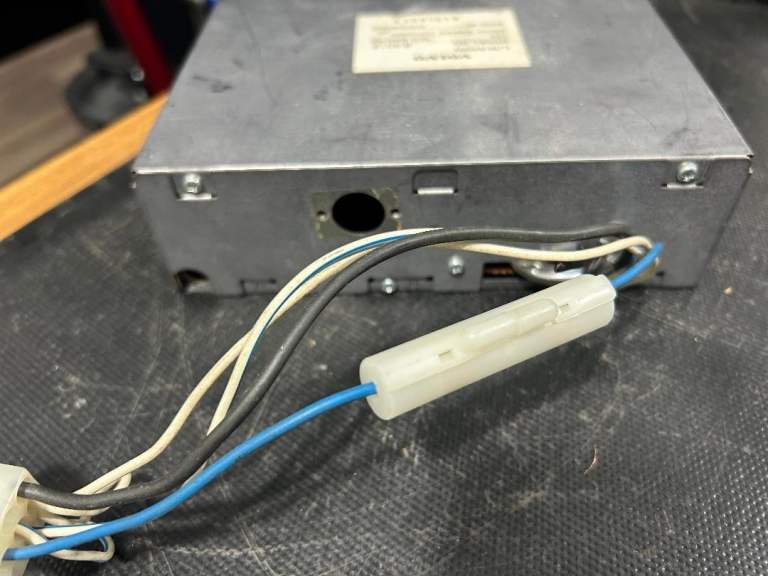 Classic Volvo R-4012 vintage car radio. LW / MW in working order