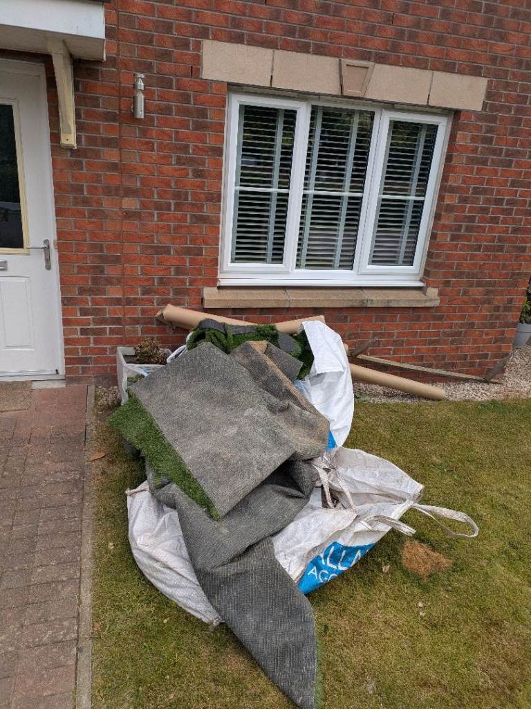 RELIABLE RUBBISH REMOVAL - HOUSE/GARAGE/GARDEN CLEARANCE - BINS EMPTIED - COUCH/MATTRESS UPLIFT