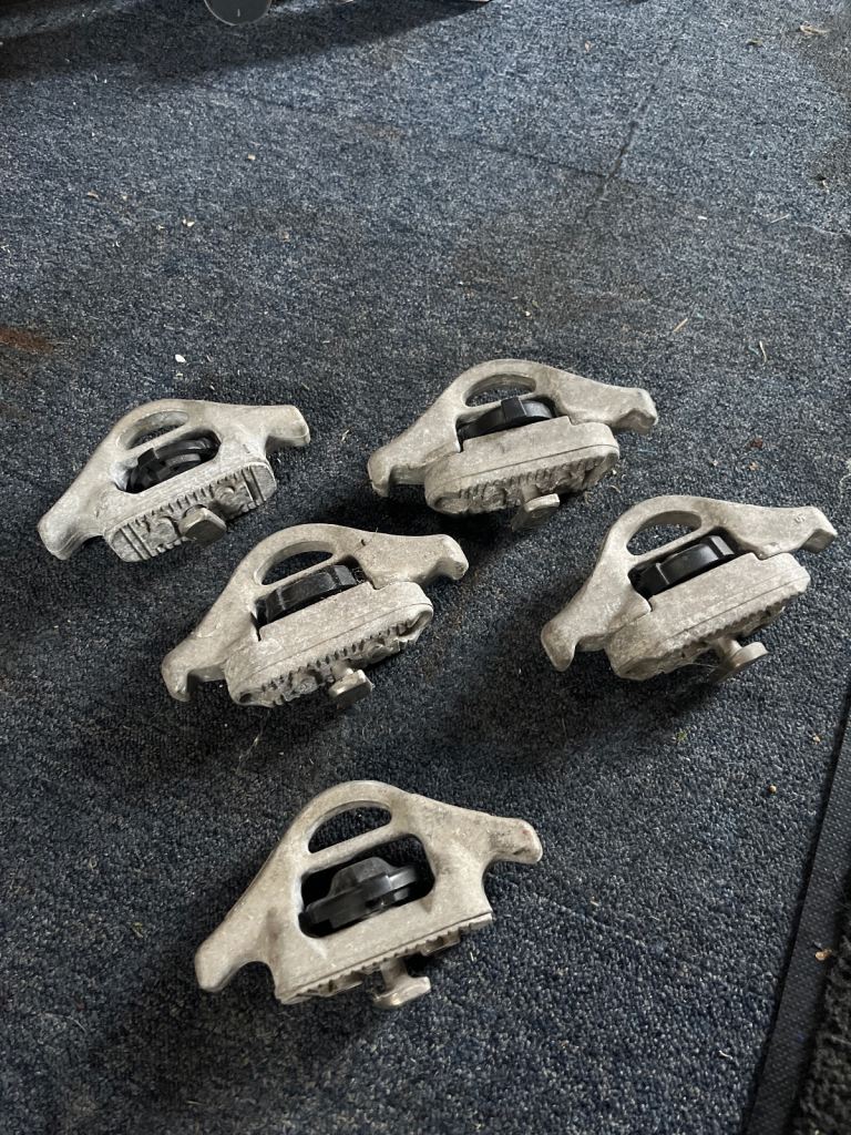 Navara d40 rear load mounts x5