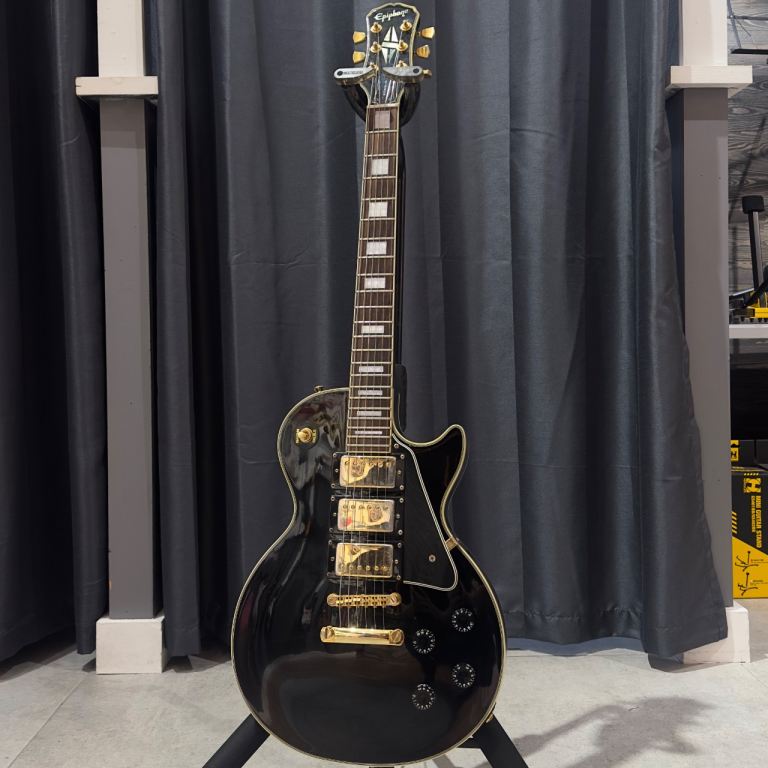 2000 Korean  Custom Black Beauty Electric Guitar