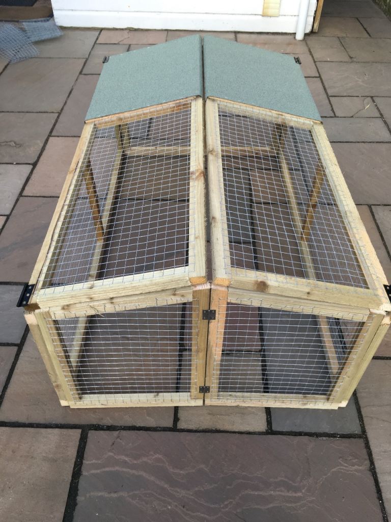 Rabbit/Guinea pig run, foldable and part covered