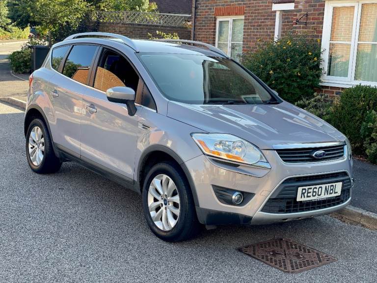 2010 Ford Titanium 2.0 TDCI - Reversing Camera - Sat Nav - Heated Seats - 2 Keys